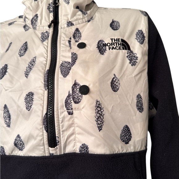 The North Face Black 1/2 Zip Pullover Fleece Pinecones - Picture 3 of 5